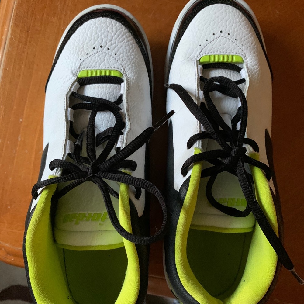 Big Boys Size 7 Air Jordan Basketball shoes